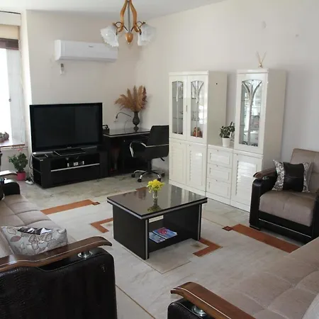 Apartment Уютная Квартира На Берегу Моря С Частным Бесплантным Пляжем Antalya